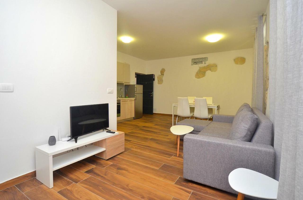 Stella Apartment